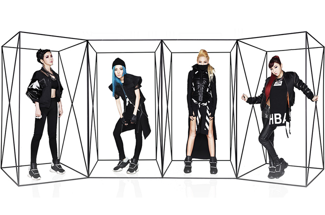 2ne1 wearing hood by air